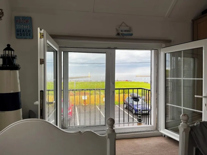 Deluxe Twin room with balcony and with sea view