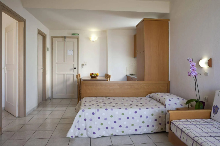 Marinos Beach Hotel