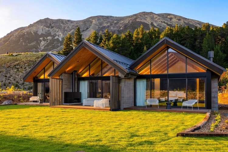 2 Bedrooms Villa