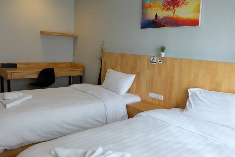Standard Twin room with balcony