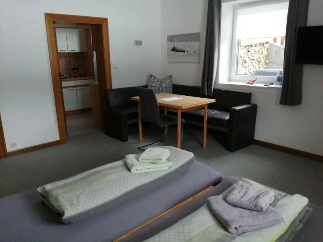 2 Zimmerwohnung Mit Kuche U. Bad