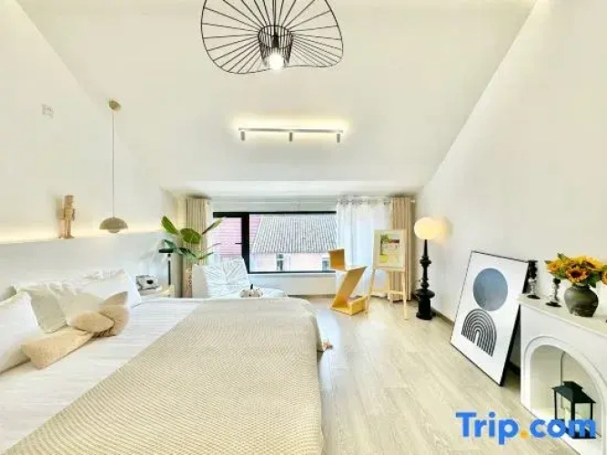 Standard Twin room with courtyard view