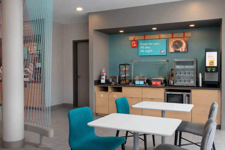 avid hotel Oak Creek by IHG