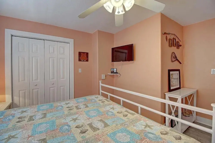 Spacious & Pet Friendly + Game Room Sleeps 10