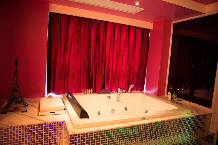 Rose Lover Hotel
