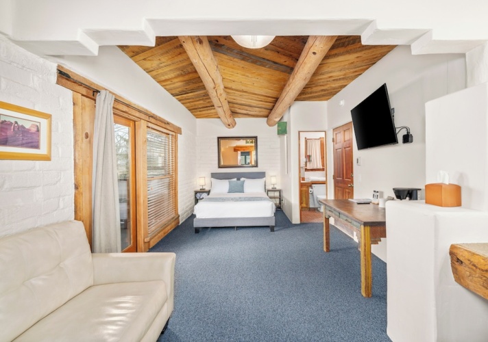 Standard Quadruple room with balcony
