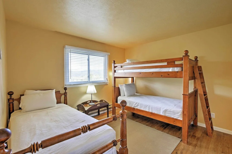 Lake- & Mtn-view: Resort Hub in Silverthorne!