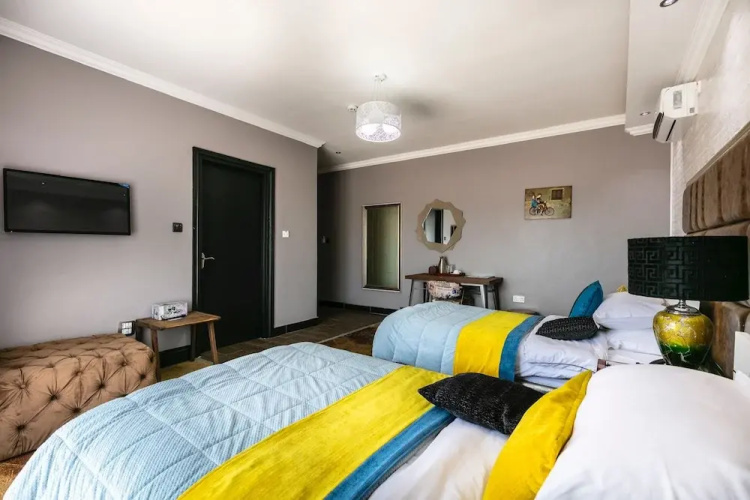 Madamz Bed & Breakfast