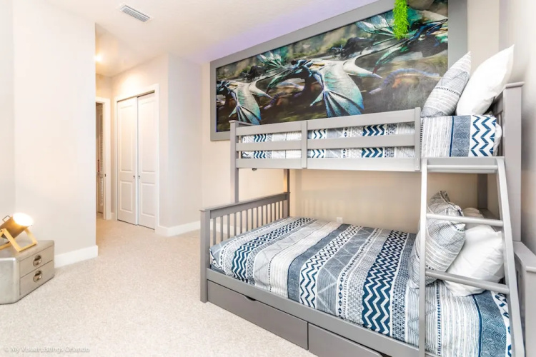 Upscale Townhome W/pool Access! 5 mi. to Disney!