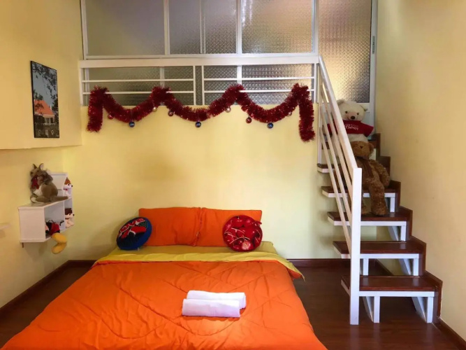 Fullhouse Homestay