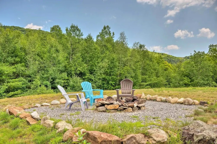 Mountain-view Campton Retreat ~ 3 Mi to Ski Slopes