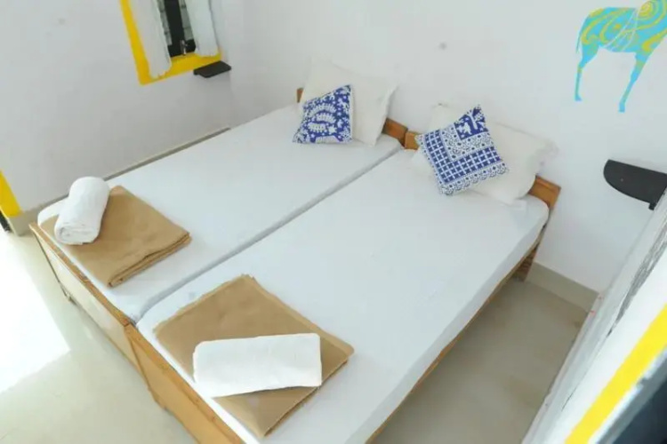 HosteLaVie Varanasi