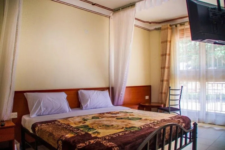 Hotel Alvers Mukono