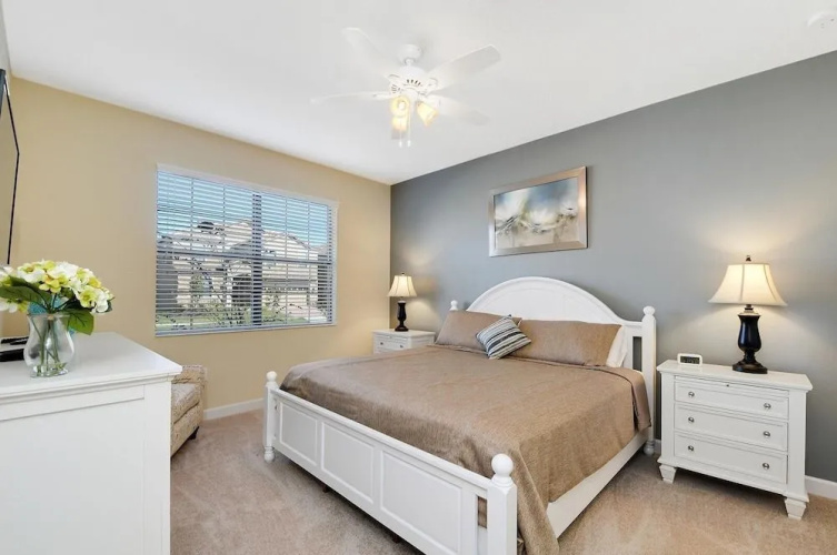 Beautifully decorated 6 beds at Champions Gate