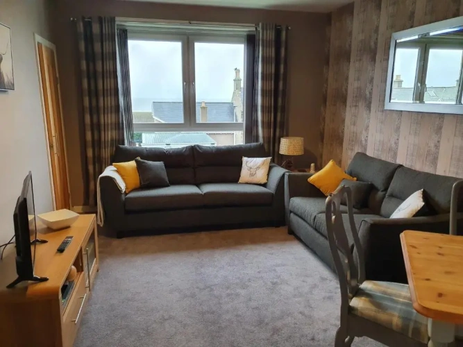2 Bedrooms Apartment