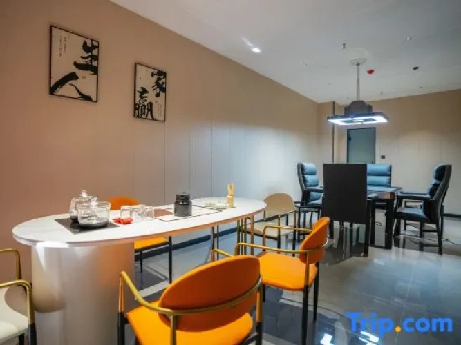 1 Bedroom Suite