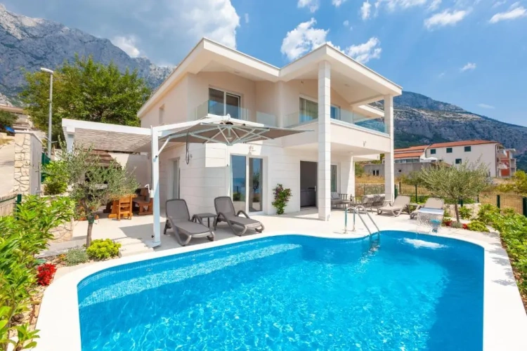 Deluxe Villa