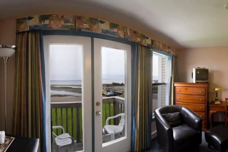 Standard room with balcony and with ocean view