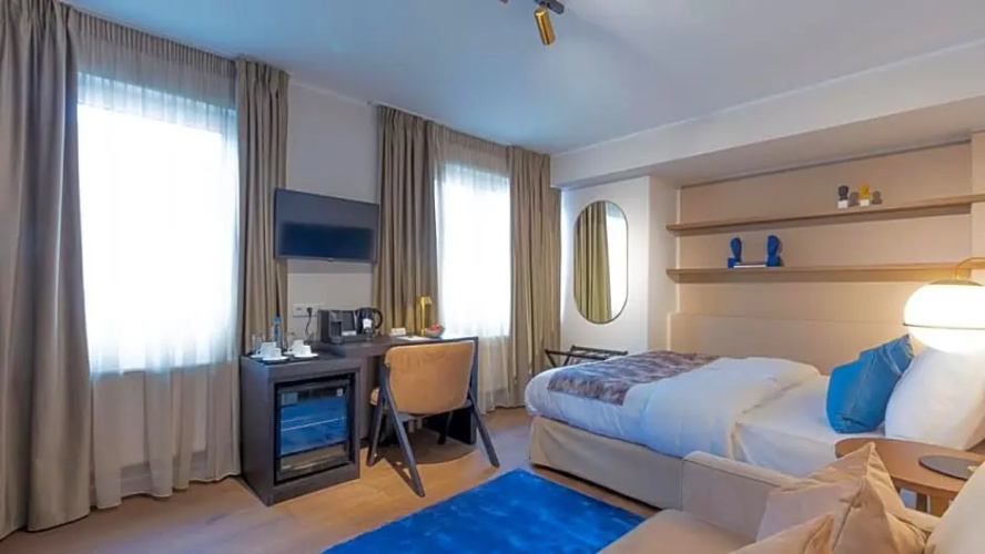Delphi Hotel & Restaurant