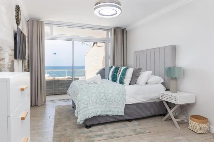 Quadruple Apartment