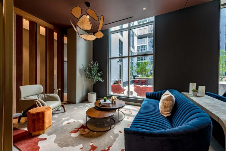 Stylish Apartment Steps from the Metro