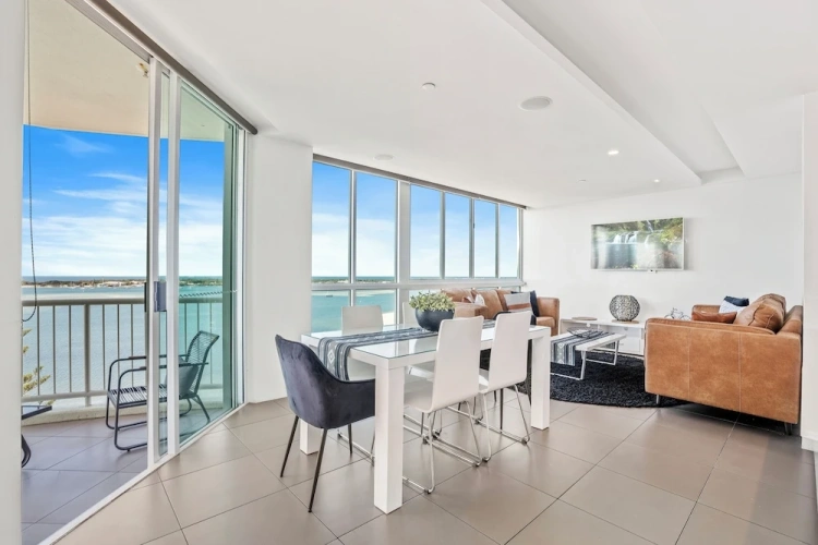 2 Bedrooms Executive Apartment with balcony