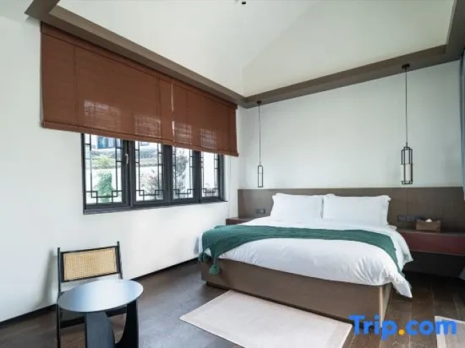 4 Bedrooms Villa with mountain view