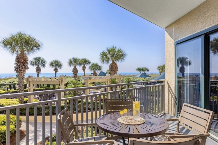 2 Bedrooms Villa with balcony