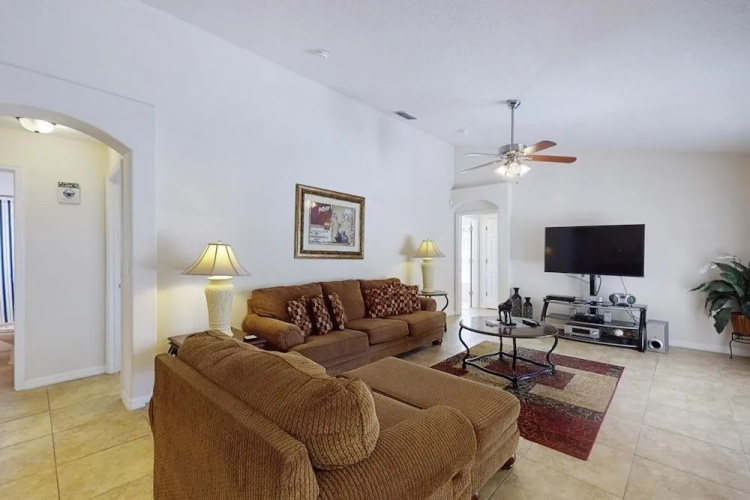 Anthea's Orange Tree 4 Bedroom Home