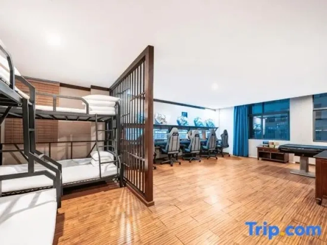 Quadruple Suite