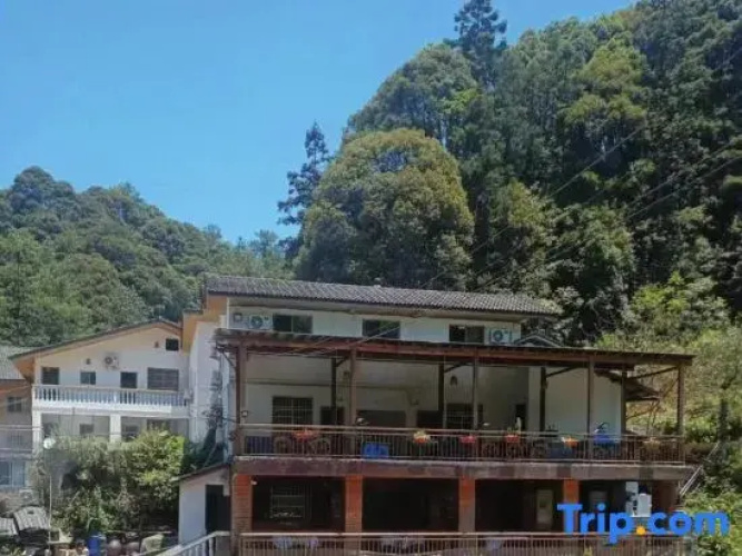 Baicaoyuan Farm Stay