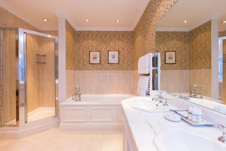 Longueville Manor