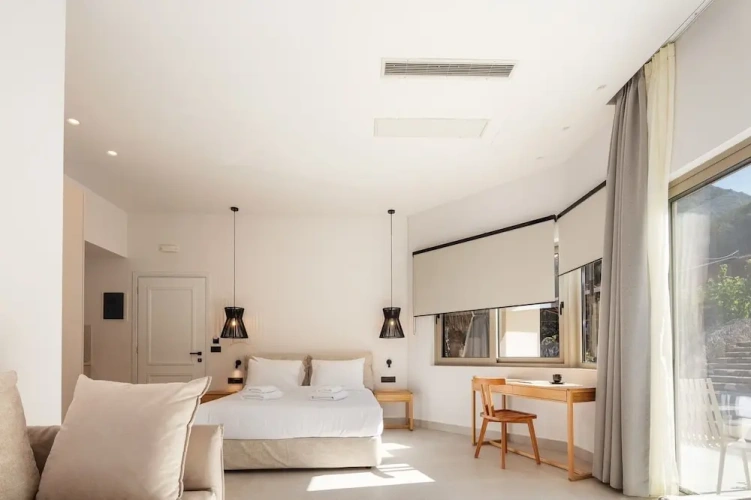 Luxury Double Suite with courtyard view