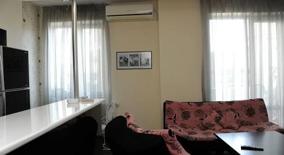 Flat Afaqidze