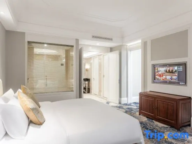 Premier Suite