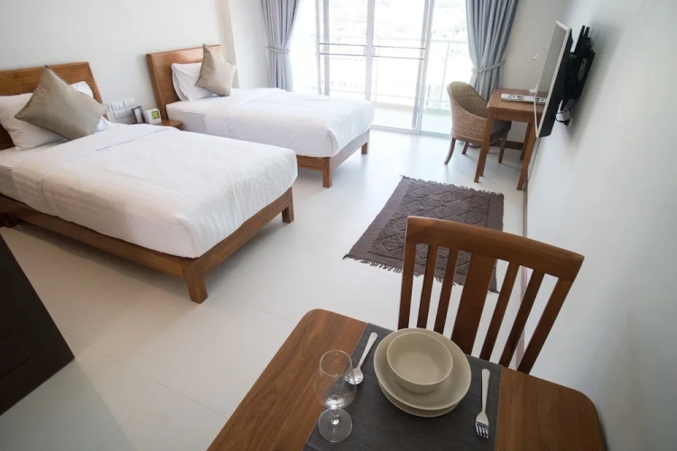 Standard Twin room with balcony
