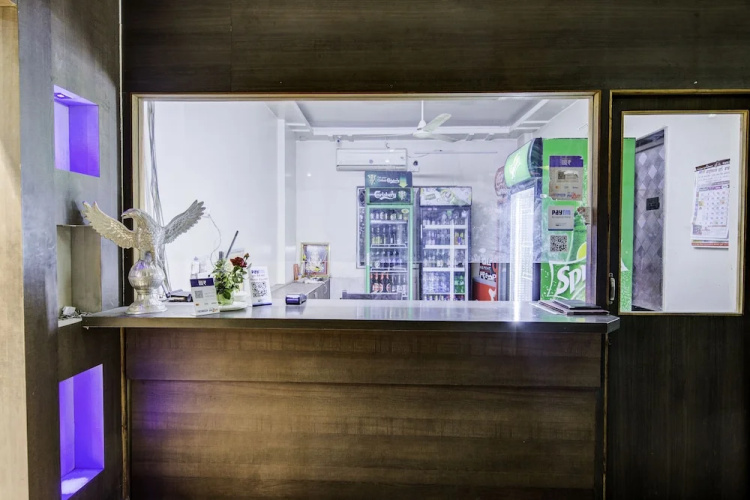OYO 24125 Hotel Aakash