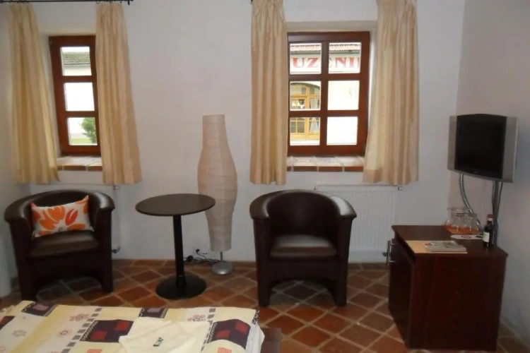 Standard Triple room