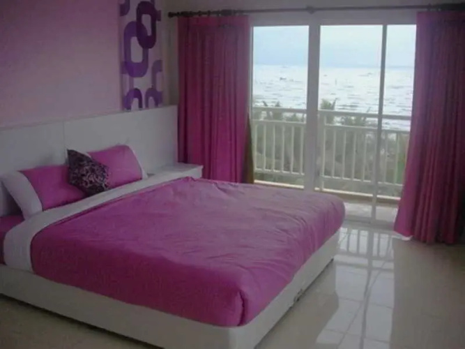 Nana Chat Bangsaen Hotel