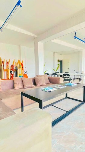 Area Surf House