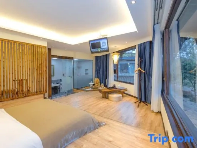 Standard room with river view