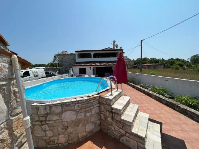 Charming Home With Pool in Barbariga