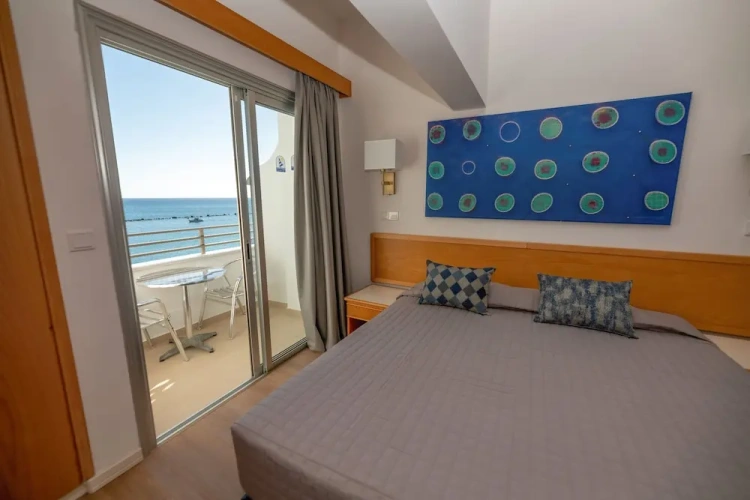 Standard Single room with balcony and with sea view