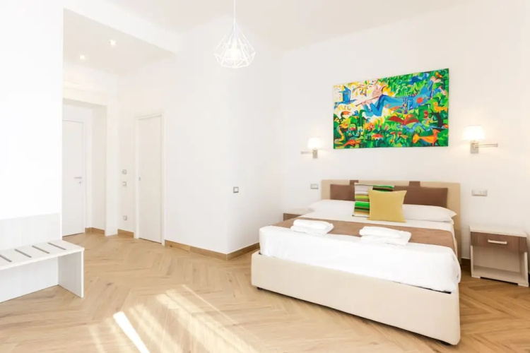 Pessina 90 Rooms in Naples