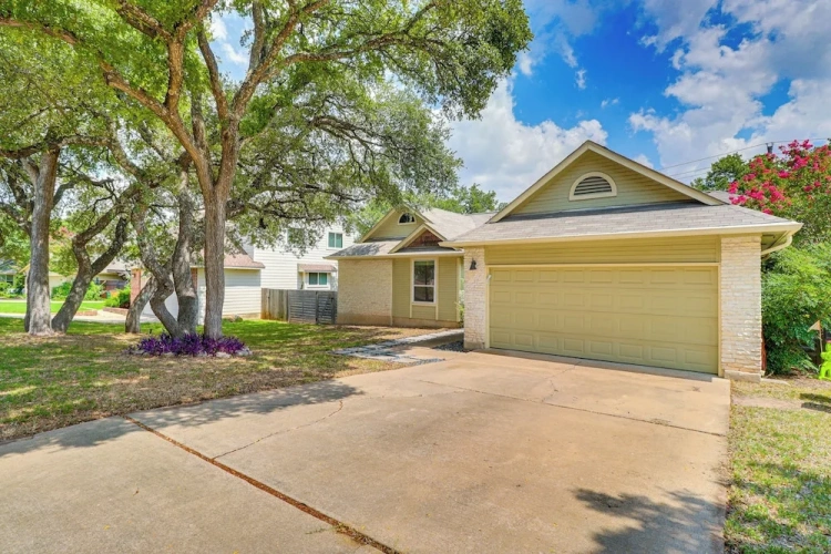 4 Bedrooms Cottage