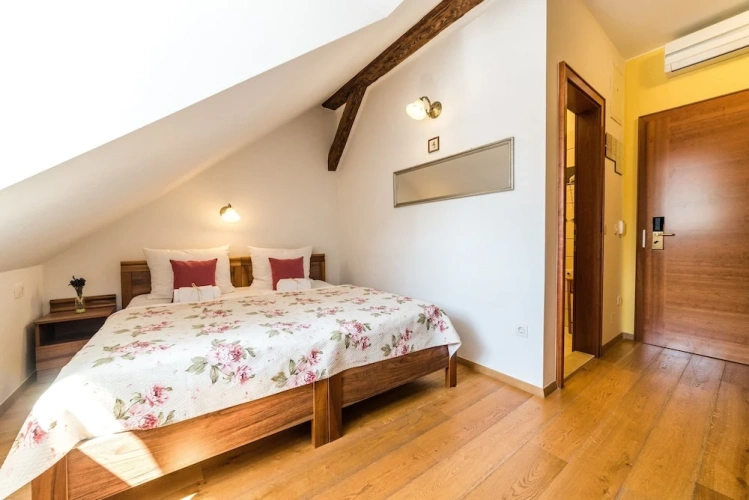 Standard Double room with courtyard view