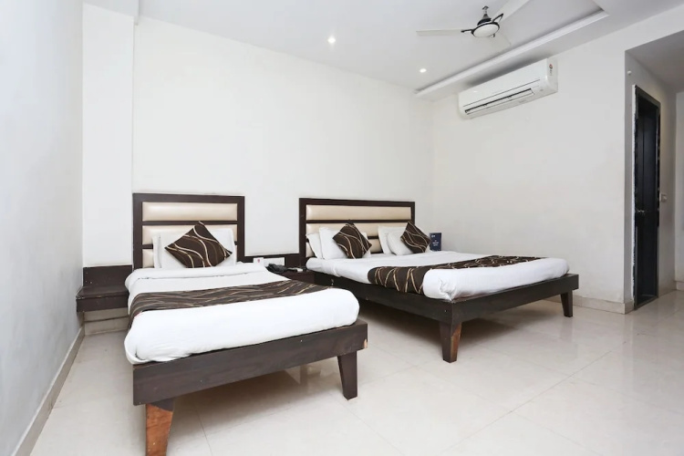 OYO 6359 Hotel Mezbaan Regency