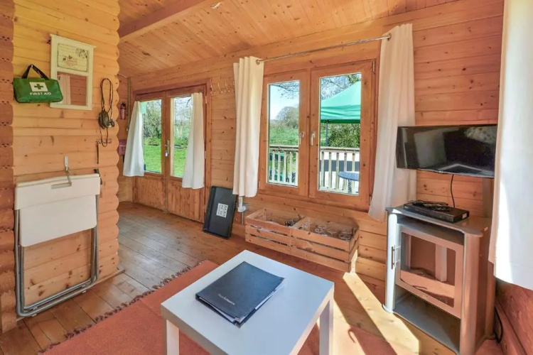 The Cabin with Hot Tub