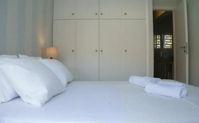 Loutraki Coastal Apartment Retreat
