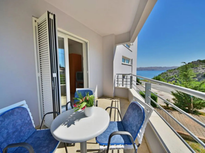 Apartment Sani Karlobag 30011